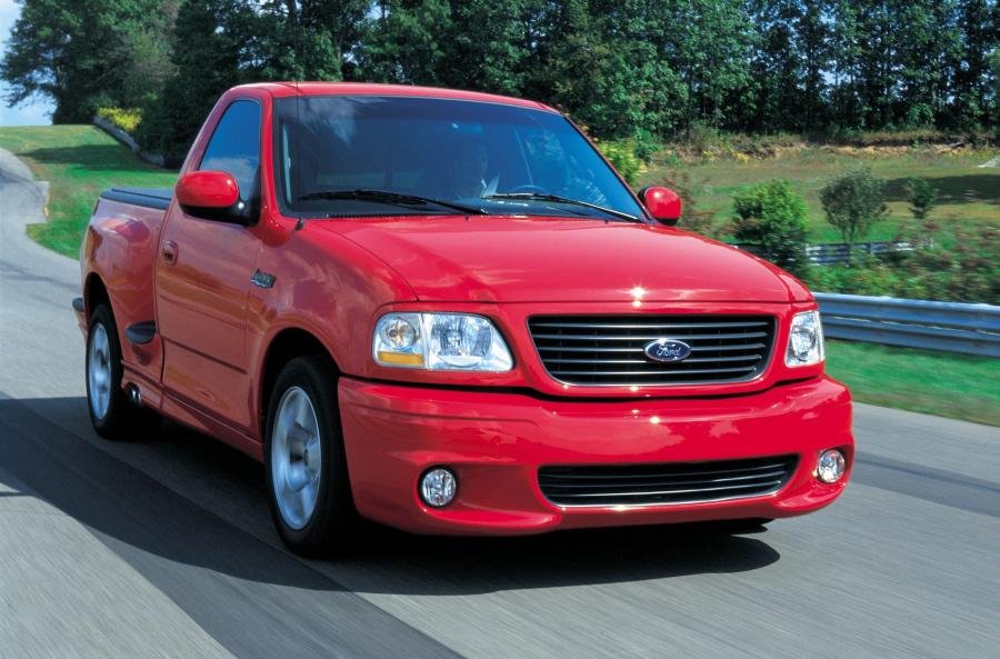  Ford F-150 SVT Lightning 2001 года  (фото 28 из 33)